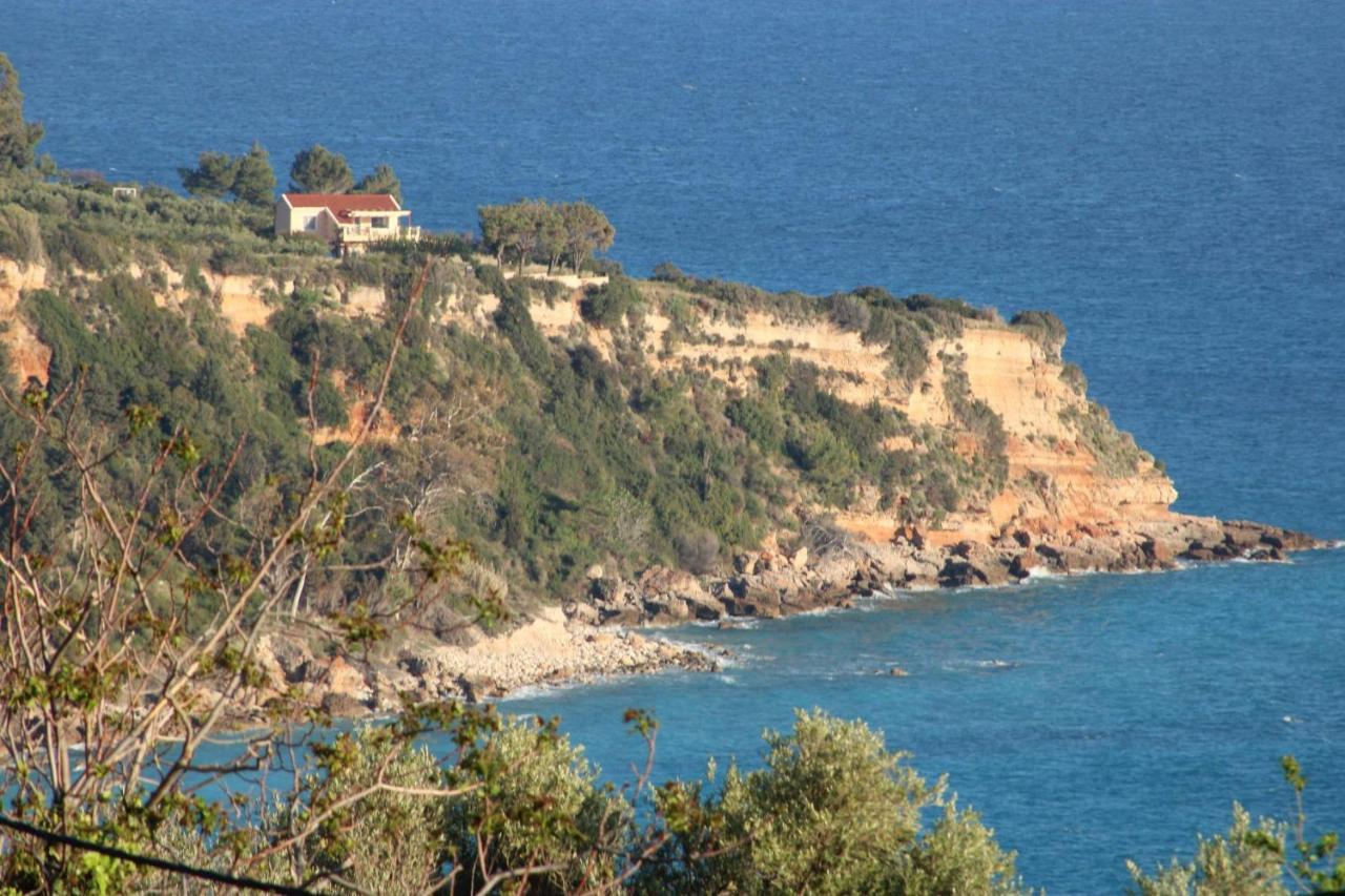 Marinos Studios At Lourdata Village 外观 照片