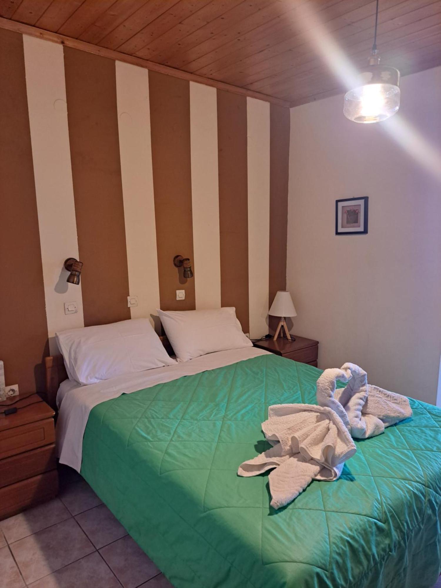Marinos Studios At Lourdata Village 外观 照片