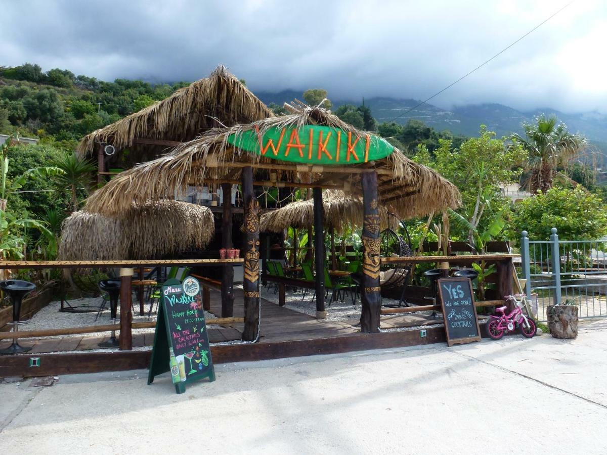 Marinos Studios At Lourdata Village 外观 照片